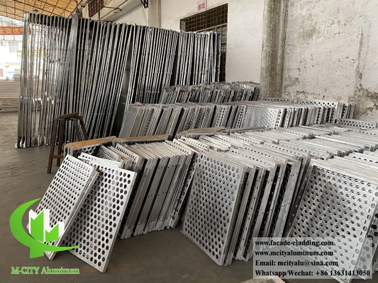 Hoja de metal de revestimiento de aluminio perforado decorativo para la decoración de materiales de construcción