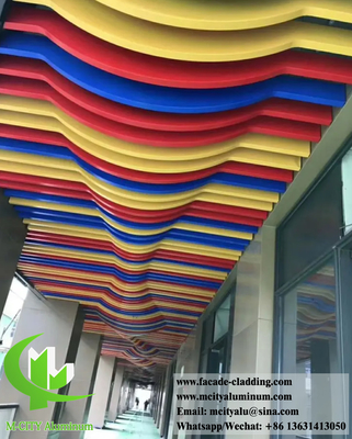 Diseño 3D de revestimiento de metal de color rojo para decoración de paredes de fachada PVDF pintura revestimiento duradero