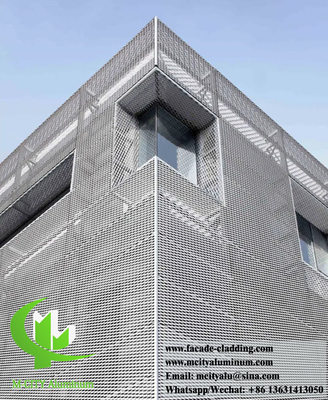 Revestimiento de aluminio con malla corrugada perforada Decoración exterior PVDF Color blanco