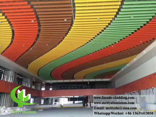 Techo metálico azulejos de aluminio Decoración exterior e interior Forma 3D PVDF Dorado