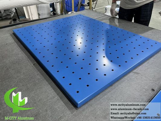 Buen precio Panel de fachada de aluminio con recubrimiento PVDF con diseño de perforación personalizado en tamaño estándar de 1200x2400 mm en línea
