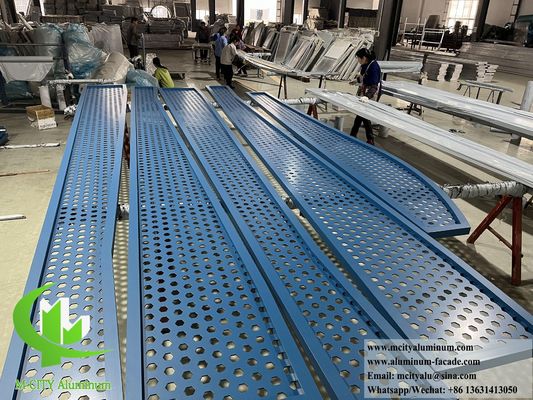 Buen precio Pantalla de aluminio con recubrimiento en polvo con fachada de aluminio perforado grabada con CNC en tamaño de 1200x2400 mm en línea