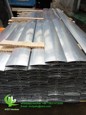 Buen precio 150 mm de forma ovalada en polvo revestido de aluminio arquitectónico de aeropalatinado Llave de hoja para la pared de cortina de fachada en línea
