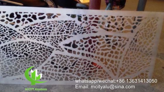 Buen precio Panel decorativo de aluminio con acabado PVDF y patrones personalizables para fachadas y muros cortina en tamaño 1000x2000mm en línea