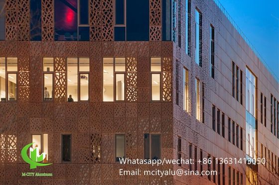 Buen precio 2Hoja de chapa de chapa de aluminio de espesor de.5 mm con superficie recubierta en polvo y colores RAL personalizados para revestimiento de fachada y paneles decorativos en línea