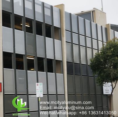 Buen precio Panel de aluminio perforado con recubrimiento en polvo, colores RAL personalizables y punzonado de torreta CNC para revestimiento de fachadas en línea
