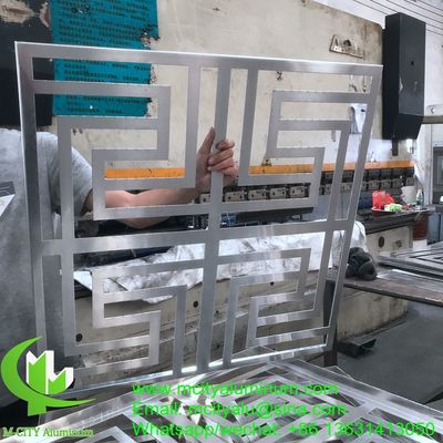 Buen precio fachada de pared de cortina fachada decorativa hueca de aluminio revestimiento de pared exterior del edificio fachada de pared de cortina con patrón en línea