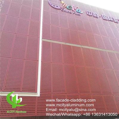 Buen precio Panel de aluminio perforado con recubrimiento de fluorocarbono en colores RAL personalizados y diseño perforado cortado con láser para revestimiento de fachadas en línea