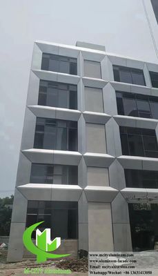 Buen precio Revestimiento de fachada de aluminio con recubrimiento en polvo en colores RAL personalizables para exteriores de edificios resistentes a la intemperie en línea