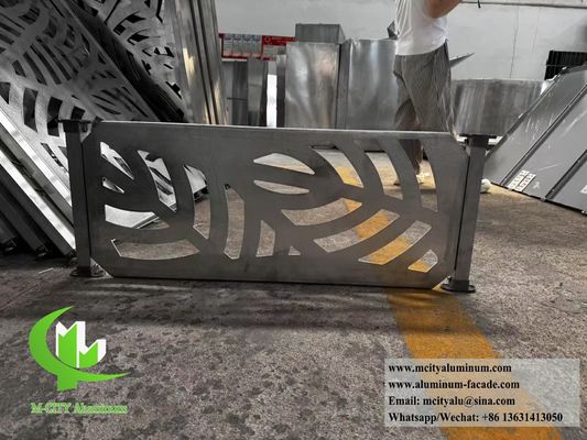 Buen precio Hoja decorativa de aluminio de corte CNC personalizada con superficie recubierta en polvo en cualquier color RAL para cercas y trenes en línea