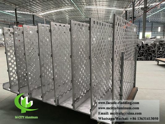 Buen precio Fachada de aluminio perforado con patrón de agujeros redondos personalizados con superficie con recubrimiento en polvo en tamaño de 1200x2000 mm en línea