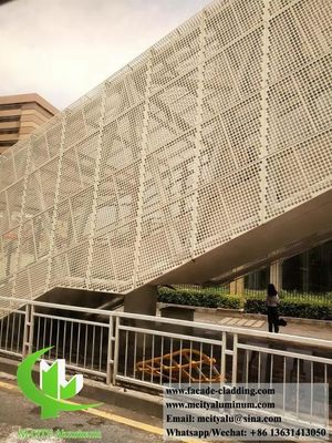Buen precio Revestimiento de pared de aluminio perforado fachada de pared de metal sólido con patrones PVDF 15 años de garantía en línea